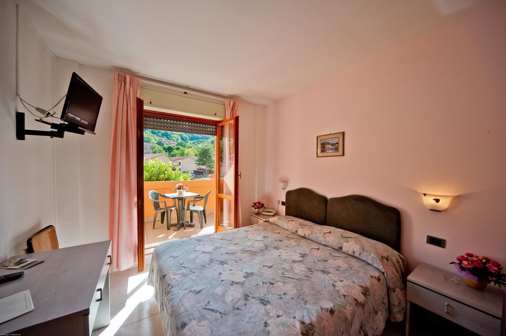 Hotel Il Quadrifoglio Cascia Room photo