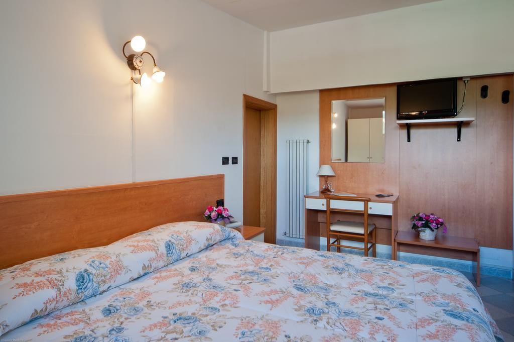 Hotel Il Quadrifoglio Cascia Room photo