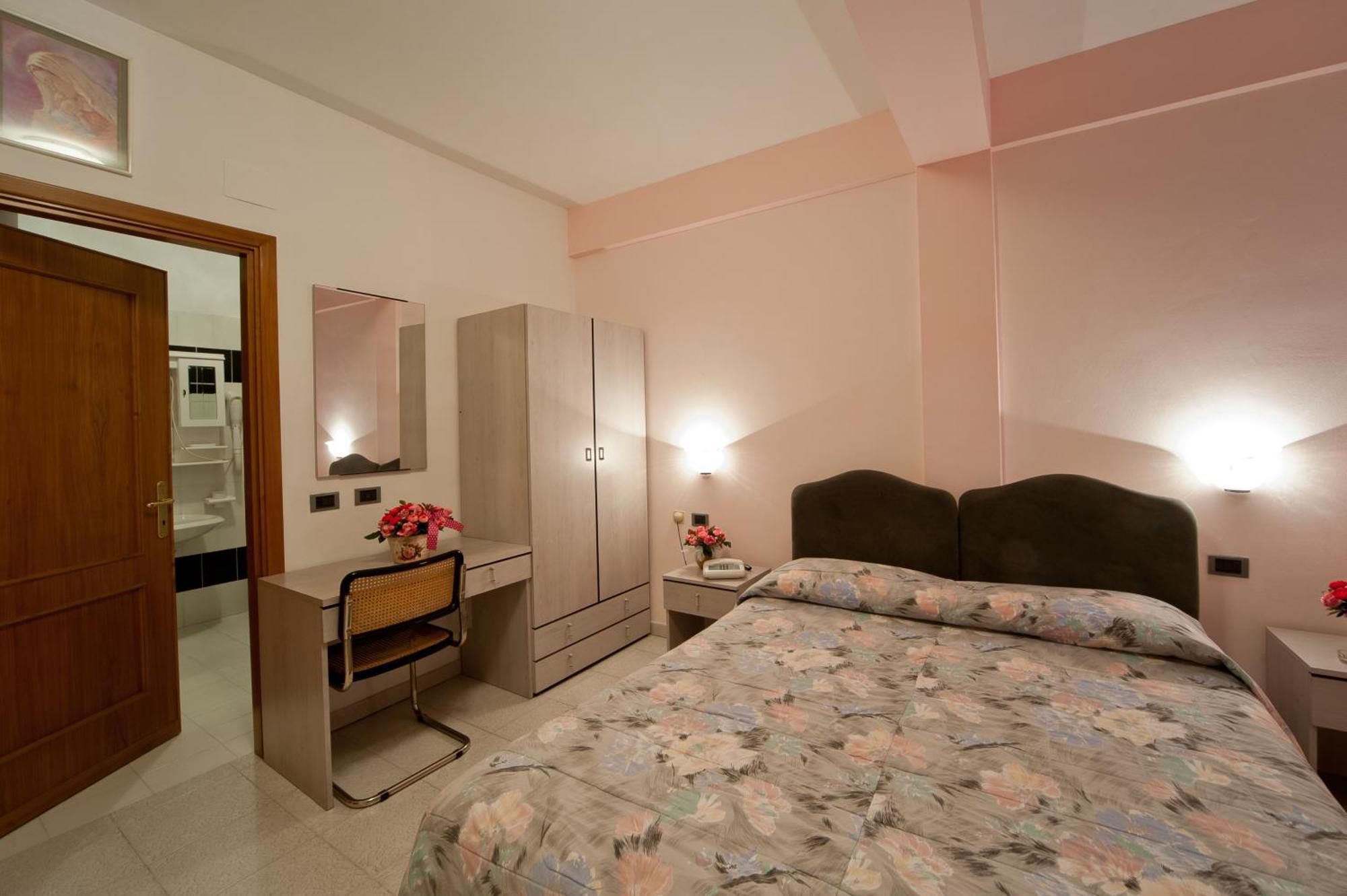 Hotel Il Quadrifoglio Cascia Exterior photo